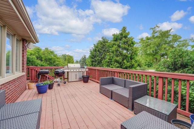 18219 Autumn Ridge Drive, Orland Park, IL 60467