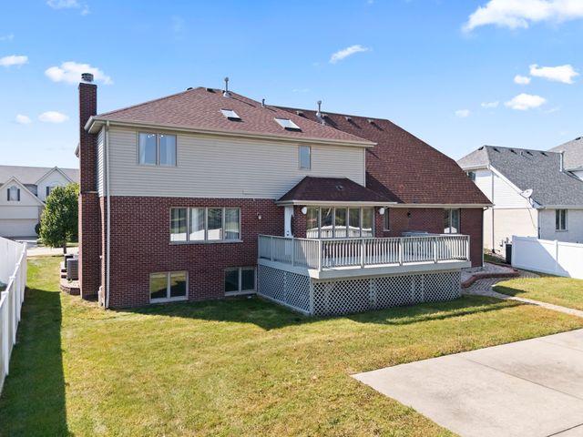 18219 Autumn Ridge Drive, Orland Park, IL 60467