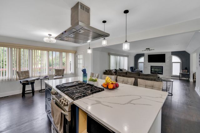 18219 Autumn Ridge Drive, Orland Park, IL 60467