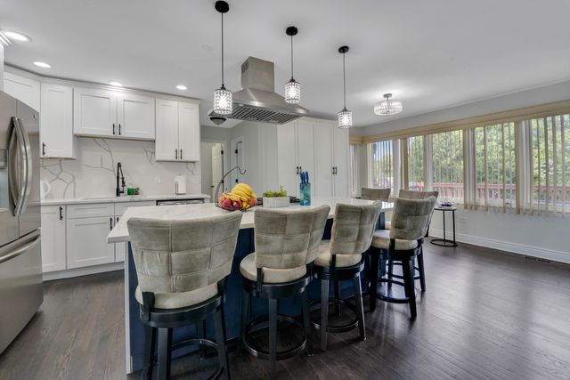 18219 Autumn Ridge Drive, Orland Park, IL 60467