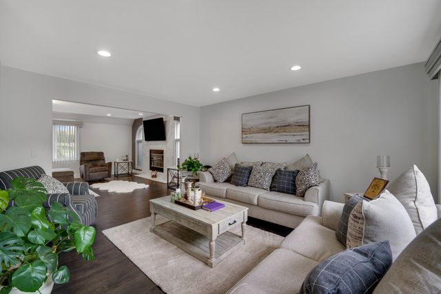 18219 Autumn Ridge Drive, Orland Park, IL 60467
