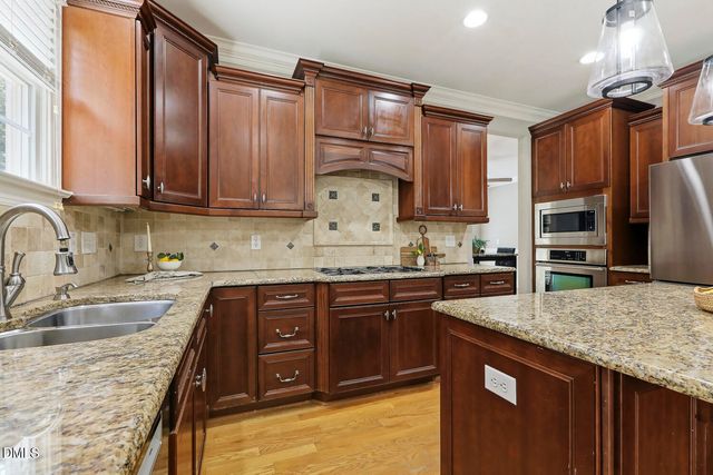 113 Grantwood Drive, Holly Springs, NC 27540