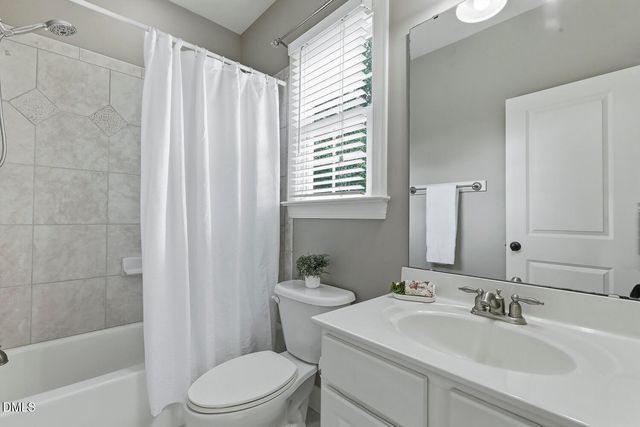 113 Grantwood Drive, Holly Springs, NC 27540