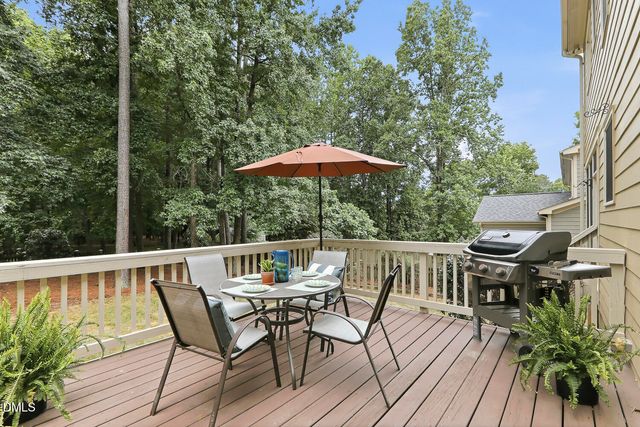 113 Grantwood Drive, Holly Springs, NC 27540