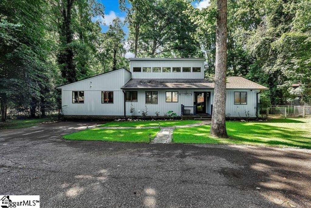123 Forest Drive, Townville, SC 29689