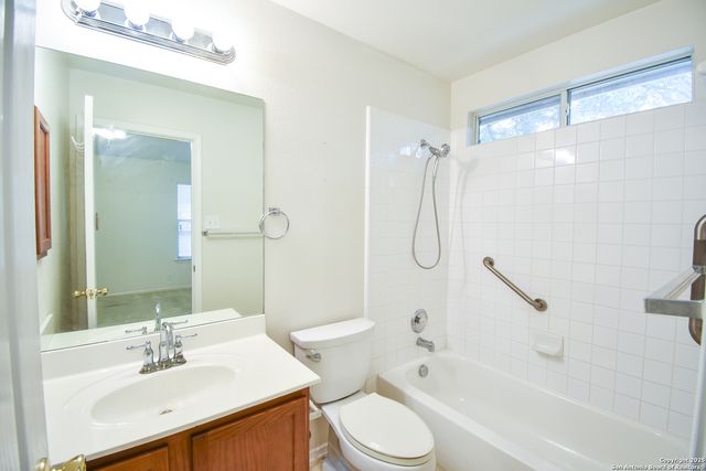 15842 Manes Grv, San Antonio, TX 78247