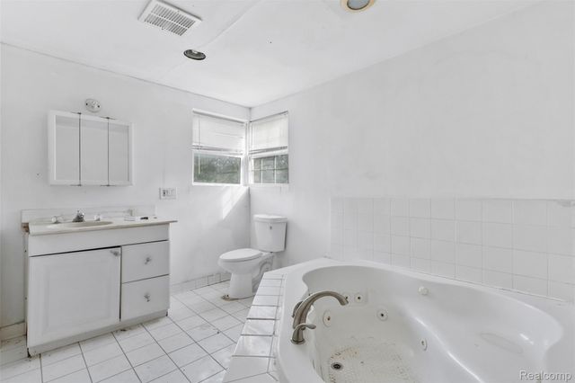 17100 Chandler Park Drive, Detroit, MI 48224