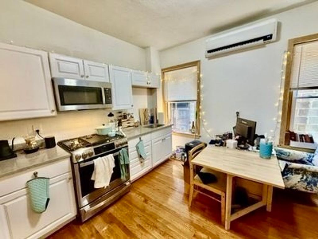 206 Hanover Street 3, Boston, MA 02113