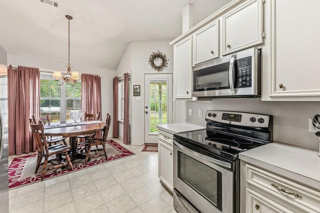 691 Bishop Road, Huntsville, TX 77320