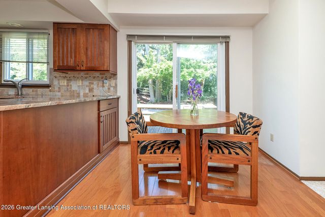 1330 Chartwell Dual Carriage Way, East Lansing, MI 48823