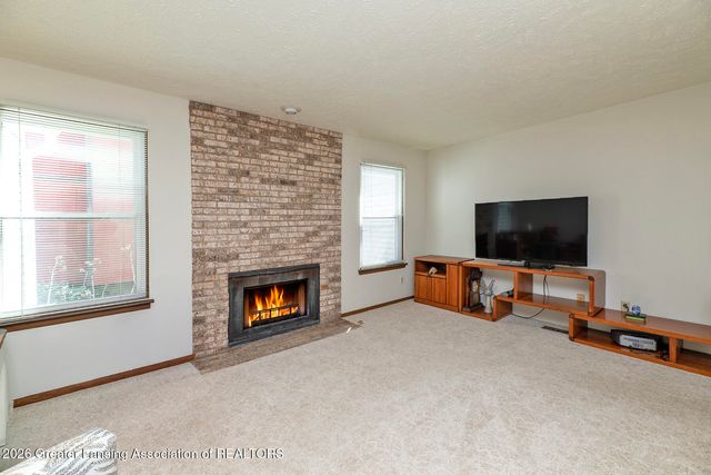 1330 Chartwell Dual Carriage Way, East Lansing, MI 48823