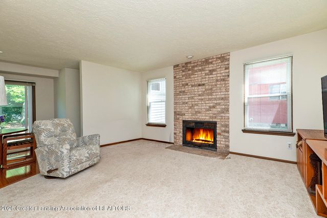 1330 Chartwell Dual Carriage Way, East Lansing, MI 48823
