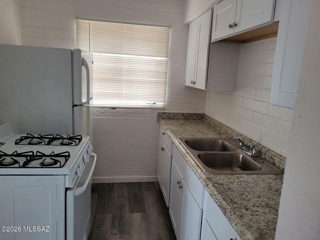 2733 S Sunland Vista, Tucson, AZ 85713