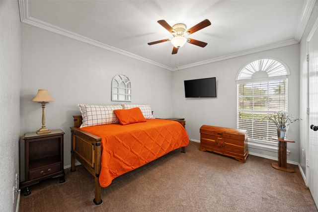 225 Cobblestone Circle, Red Oak, TX 75154