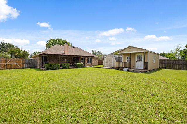 225 Cobblestone Circle, Red Oak, TX 75154