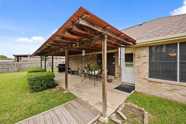 225 Cobblestone Circle, Red Oak, TX 75154