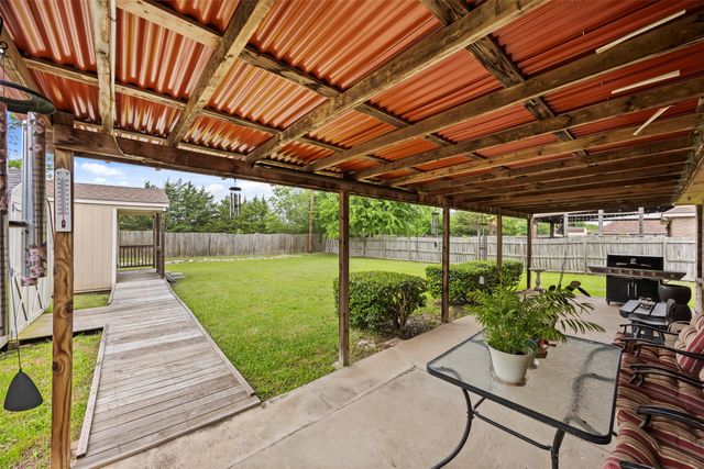 225 Cobblestone Circle, Red Oak, TX 75154