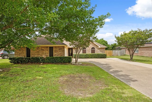 225 Cobblestone Circle, Red Oak, TX 75154