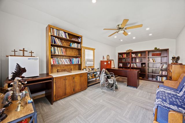 225 Cobblestone Circle, Red Oak, TX 75154