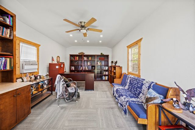 225 Cobblestone Circle, Red Oak, TX 75154