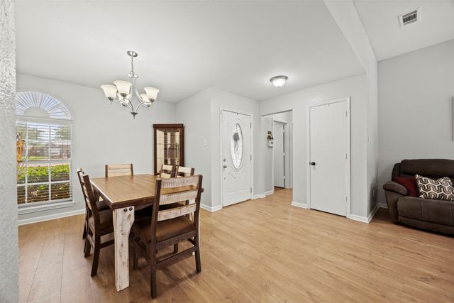 225 Cobblestone Circle, Red Oak, TX 75154