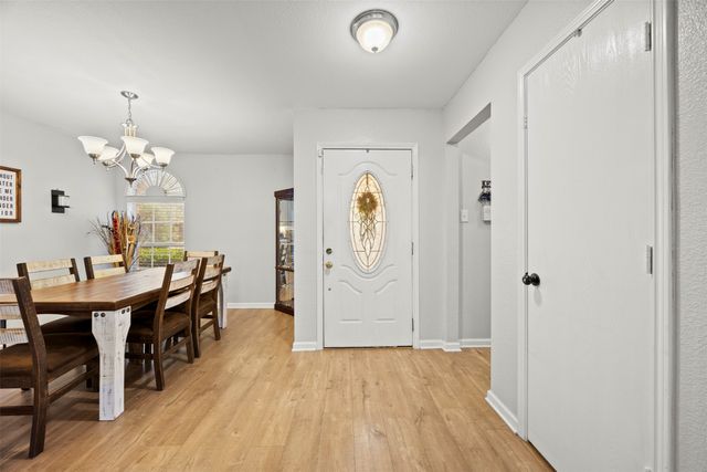 225 Cobblestone Circle, Red Oak, TX 75154