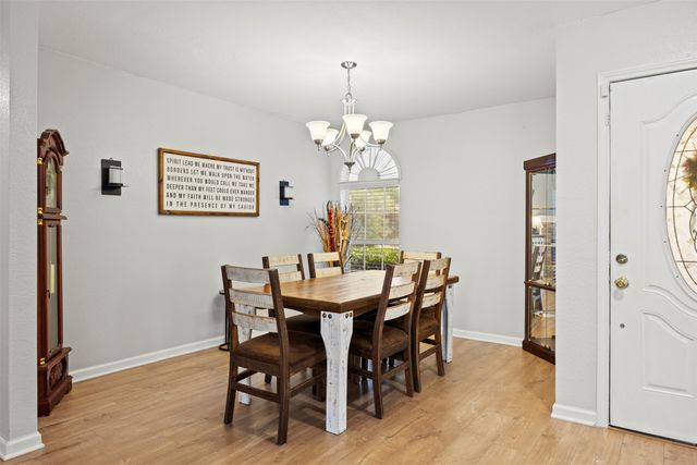 225 Cobblestone Circle, Red Oak, TX 75154