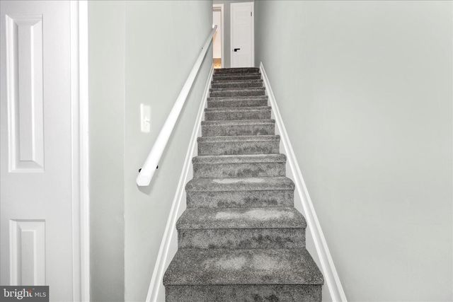 412 WINDY KNOLL DR, Mount Airy, MD 21771