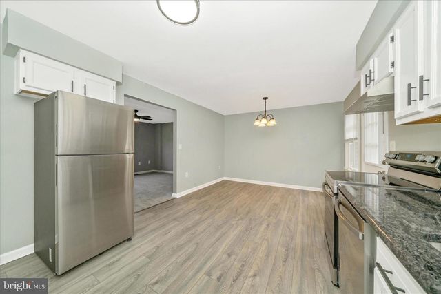 412 WINDY KNOLL DR, Mount Airy, MD 21771