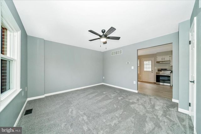 412 WINDY KNOLL DR, Mount Airy, MD 21771