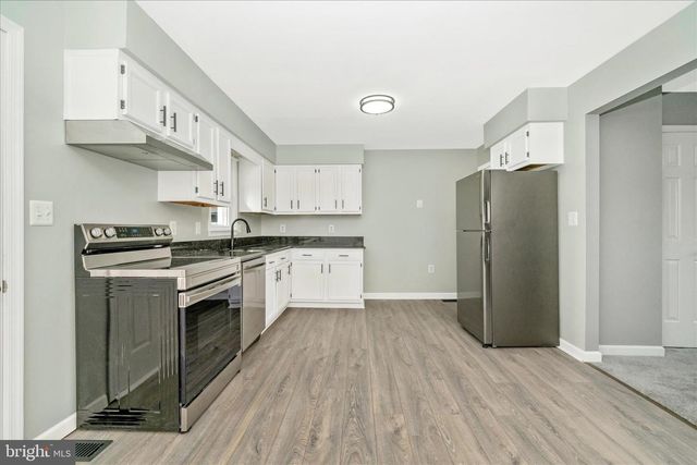412 WINDY KNOLL DR, Mount Airy, MD 21771