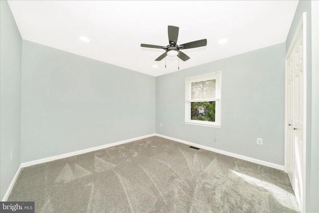 412 WINDY KNOLL DR, Mount Airy, MD 21771