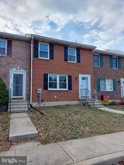 412 WINDY KNOLL DR, Mount Airy, MD 21771