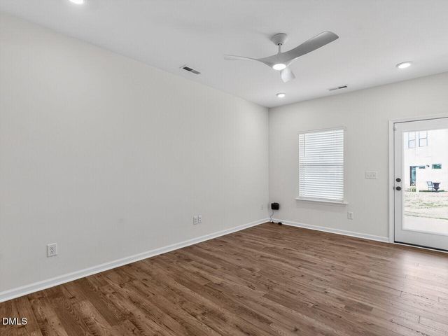 38 N District Avenue, Clayton, NC 27527