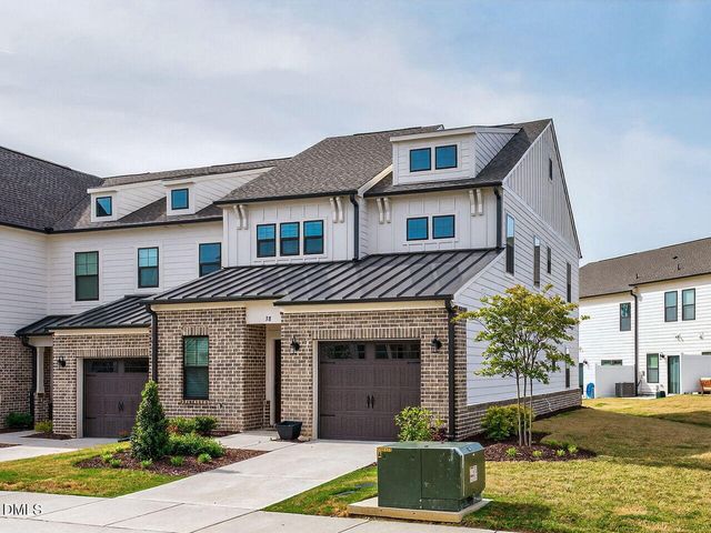 38 N District Avenue, Clayton, NC 27527