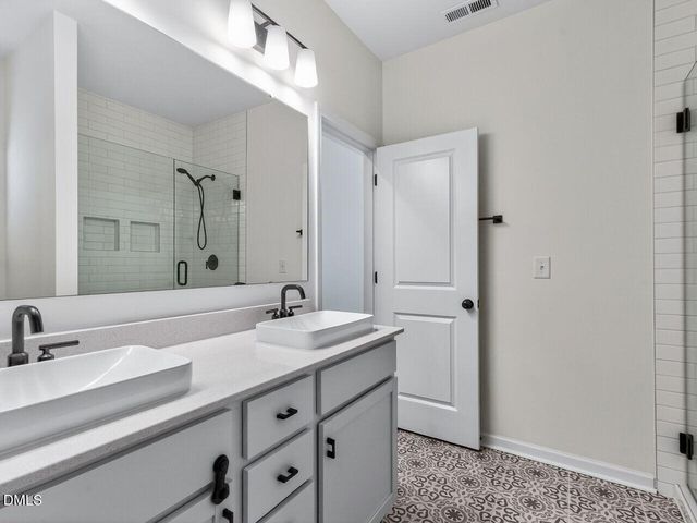 38 N District Avenue, Clayton, NC 27527