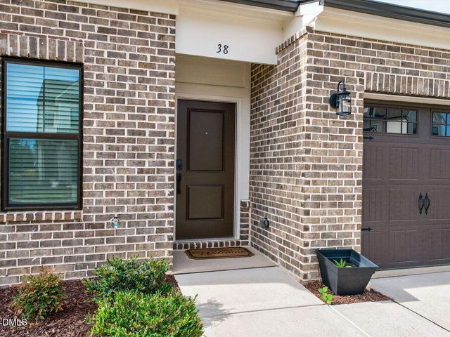 38 N District Avenue, Clayton, NC 27527