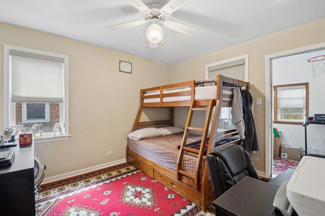 9052 Keating Avenue 2A, Skokie, IL 60076