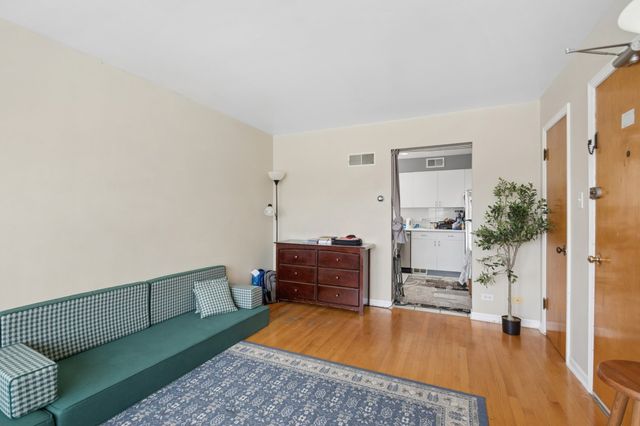 9052 Keating Avenue 2A, Skokie, IL 60076