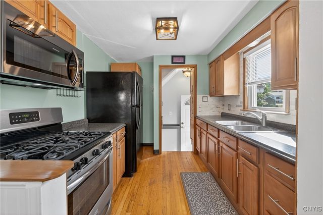 15 Curtis Avenue, Lysander, NY 13027