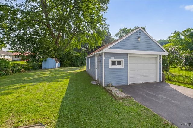 15 Curtis Avenue, Lysander, NY 13027