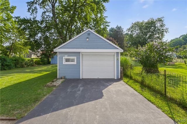 15 Curtis Avenue, Lysander, NY 13027