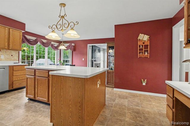 45063 Weymouth Drive, Canton, MI 48188