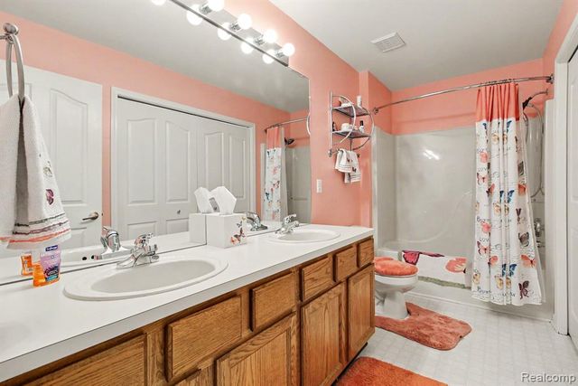 45063 Weymouth Drive, Canton, MI 48188