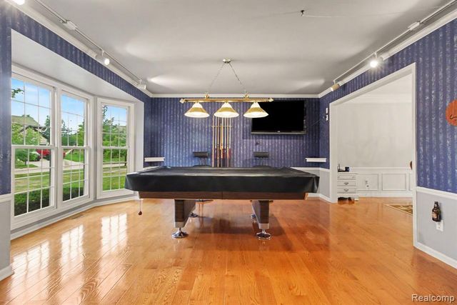 45063 Weymouth Drive, Canton, MI 48188