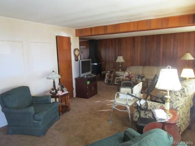 1476 S Chase Street, Lakewood, CO 80232