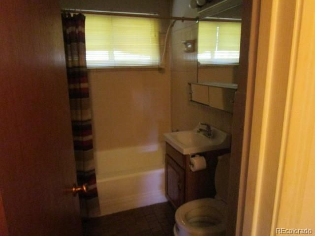 1476 S Chase Street, Lakewood, CO 80232