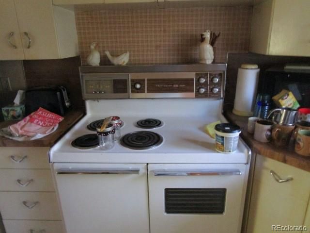 1476 S Chase Street, Lakewood, CO 80232