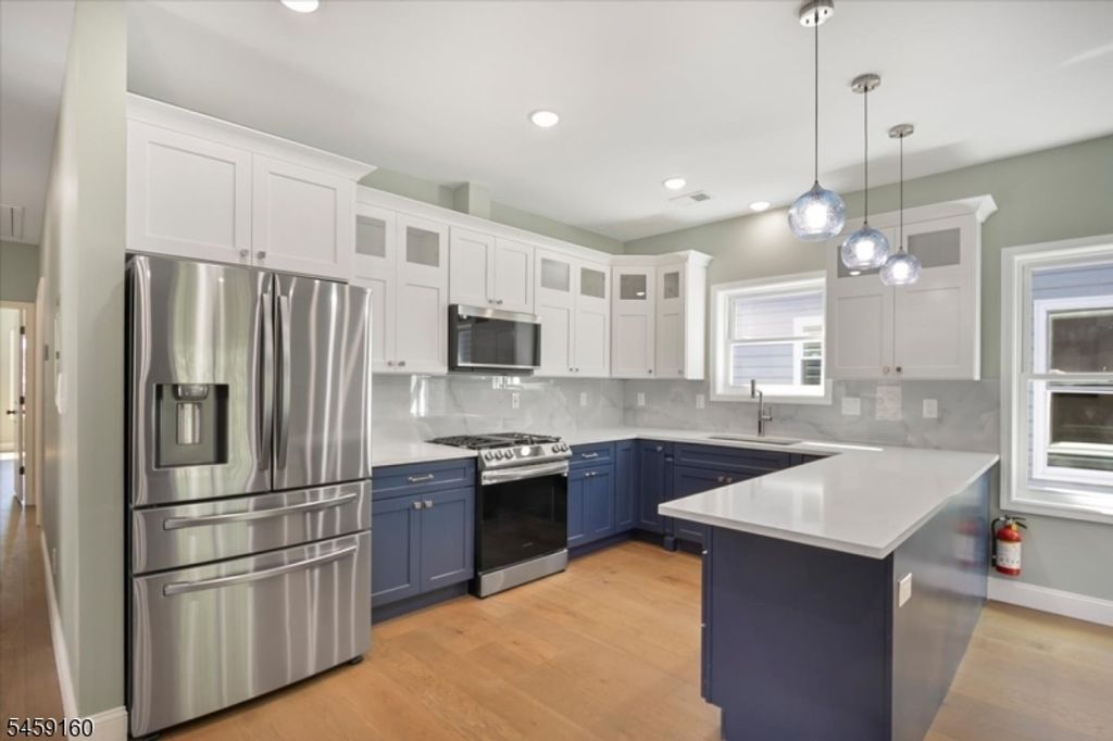 192 Amherst St, East Orange City, NJ 07018 — photo 4