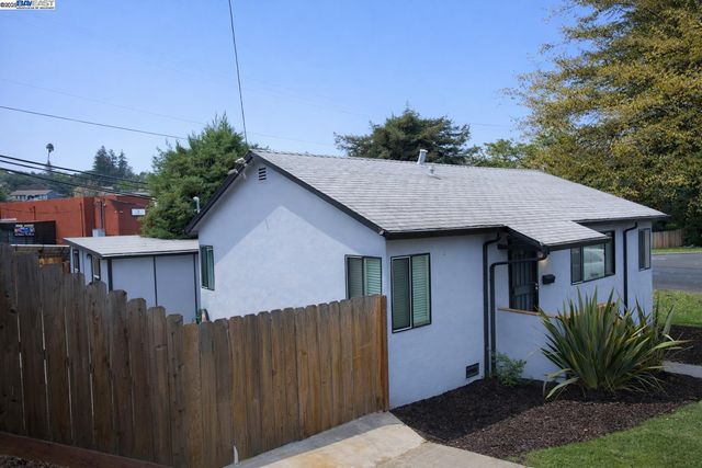 26 Laurel Street, Vallejo, CA 94591